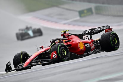 El piloto español de Ferrari, Carlos Sainz Jr., durante la carrera al sprint en el circuito Red Bull en Spielberg, del GP de Austria de F1