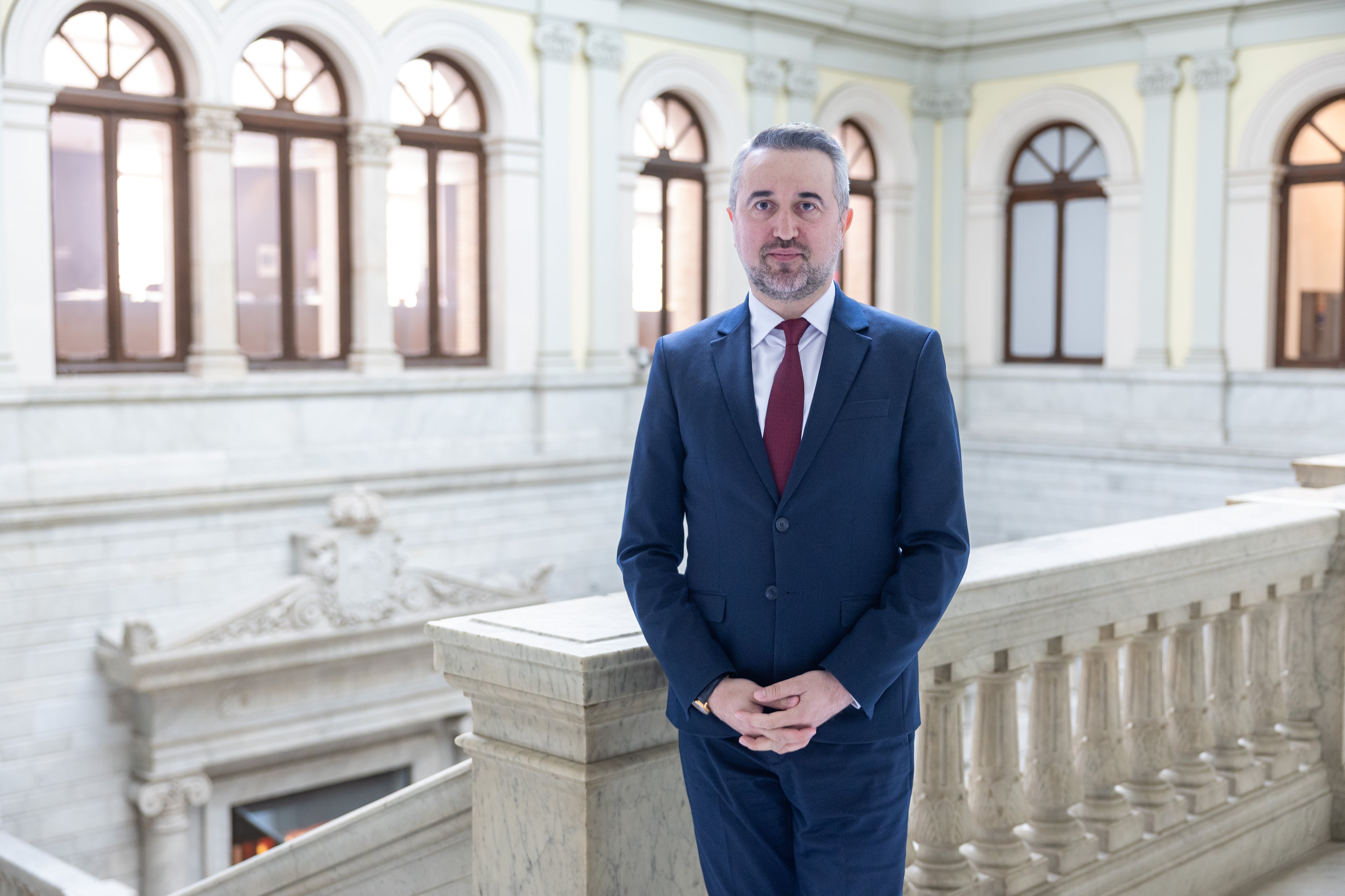 Ara Khzmalyan, en la Biblioteca Nacional.