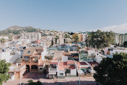 Living in an old fisherman's house a few steps from the sea: this is the 70 square meter home that resists gentrification | ICON Design