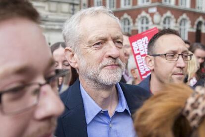 El diputat Corbyn arriba a l'acte en el qual s'anunciarà el líder laborista.