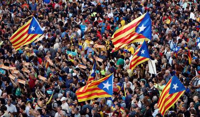 Celebració de la independència de Catalunya ahir a la plaça sant Jaume.