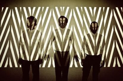 WhoMadeWho.