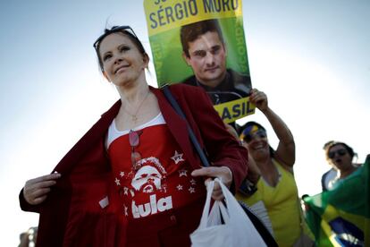 Em Brasília, os manifestantes se dividiam entre contra e a favor do ex-presidente Lula.