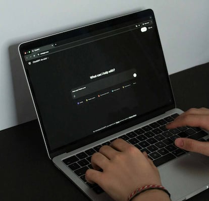 Uso de ChatGPT en un ordenador portátil