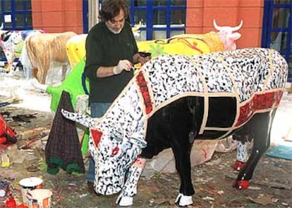 Javier Urquijo trabajando en una de sus obras.