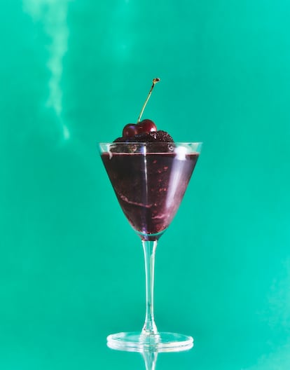 Granizado de cereza, hibisco y jengibre con limón.