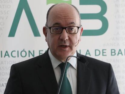 El presidente de la Asociación Española de Banca (AEB), José María Roldán, presenta los resultados del sector en 2017 durante la asamblea general de la Asociación celebrada hoy en Madrid. EFE/J.J. Guillen