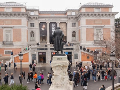 Colas de visitantes para acceder al Prado, el pasado 29 de diciembre.