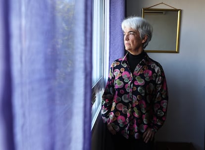 Pilar Aguilar, escritora e investigadora, que fue condenada por el Tribunal de Orden Público franquista, en su casa en Madrid.
JAIME VILLANUEVA