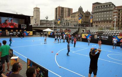 Recinto abierto en El Arenal de Bilbao con motivo del Mundial de Baloncesto.