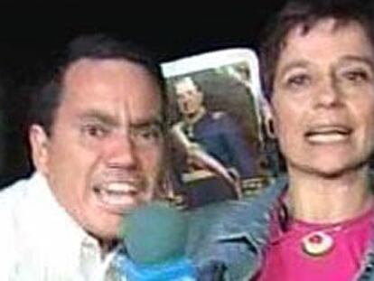 La periodista María José Ramudo es agredida por un partidario de Pinochet, en una imagen captada por TVE.