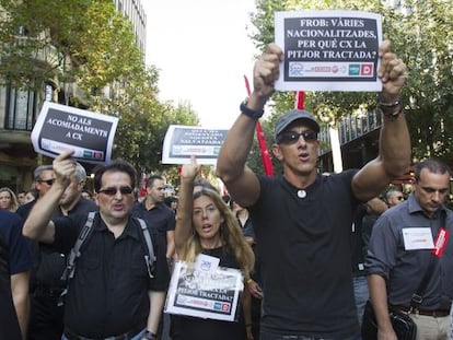 Manifestación que empleados de Catalunya Banc el pasado 5 de septiembre contra el ERE.