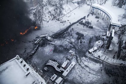 Vista aérea de la zona donde se están produciendo los enfrentamientos entre la policía y los manifestantes pro-europeos en Kiev. 