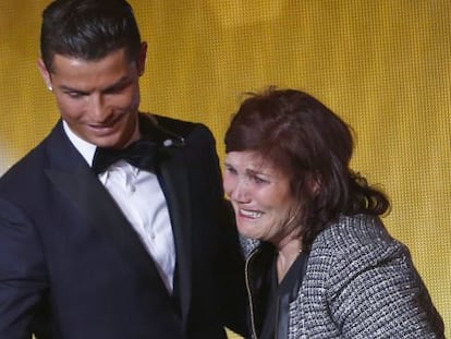 Cristiano Ronaldo y su madre María Dolores Aveiro.