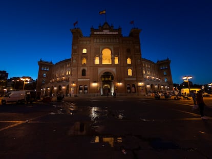 Fachada principal de la plaza de toros de Las Ventas.