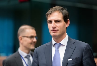 El ministro de finanzas holandés, Wople Hoekstra, en una reunión de la eurozona en 2017.