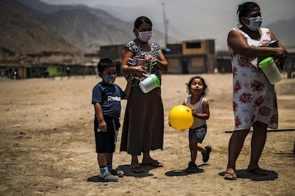 Al igual que en pandemias anteriores, la covid-19 tuvo un efecto desproporcionado sobre las mujeres y los niños. 