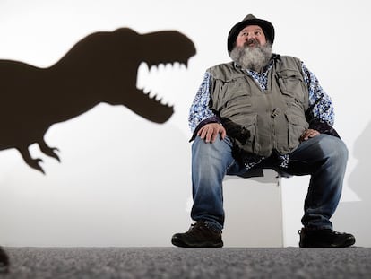 El paleontólogo Mark Loewen, uno de los mayores expertos mundiales en Tyrannosaurus rex, durante la entrevista en el Parque de las Ciencias de Granada, el día 7.