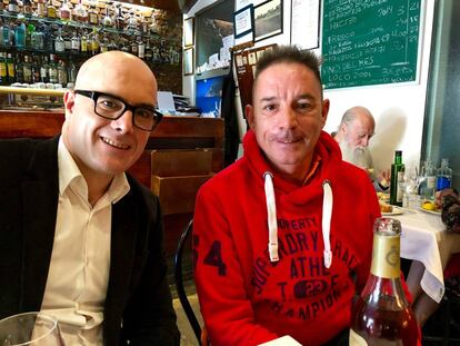 ALBERTO Y BELARMINO FERNANDEZ EN TABERNA ASTURIANOS / CAPEL