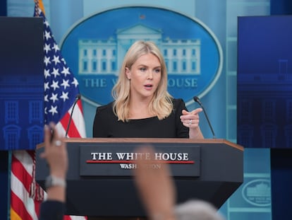 La portavoz de la Casa Blanca, Karoline Leavitt, en su rueda de prensa este jueves.
