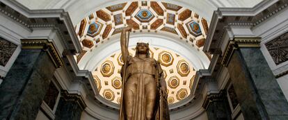 La Republica sculpture is seen in the Capitol building in Havana, Cuba, March 1, 2018. REUTERS/Stringer NO RESALES. NO ARCHIVE.