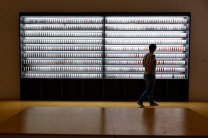 Los casetes con las conversaciones con sus pacientes que Tosquelles grabó durante los últimos 30 años de su vida, en la muestra dedicada al psiquiatra catalán que se expone en el Museo Reina Sofía de Madrid.