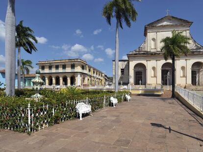 La Iglesia de la Sant&iacute;sima Trinidad, construida en el siglo XIX y situada en la Plaza Mayor de la ciudad, es uno de sus edificios emblem&aacute;ticos.