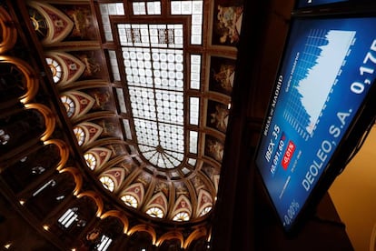 Detalla del Palacio de la Bolsa de Madrid.