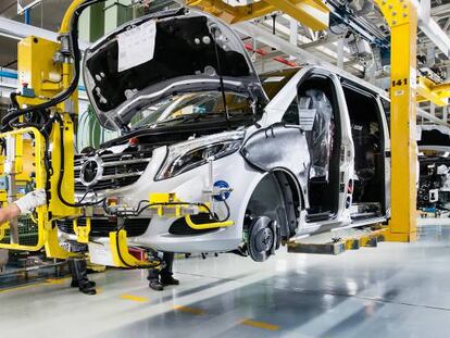 Mercedes recorta de nuevo la producción en Vitoria por la crisis de ventas