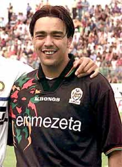 Álvaro Recoba.