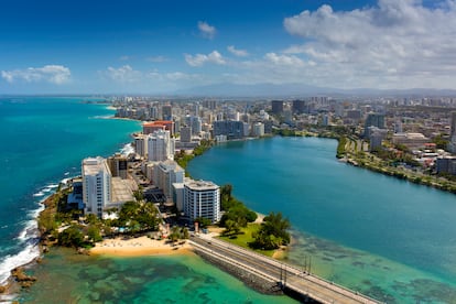 Vista aérea de la Laguna del Condado en San Juan, la capital de Puerto Rico.