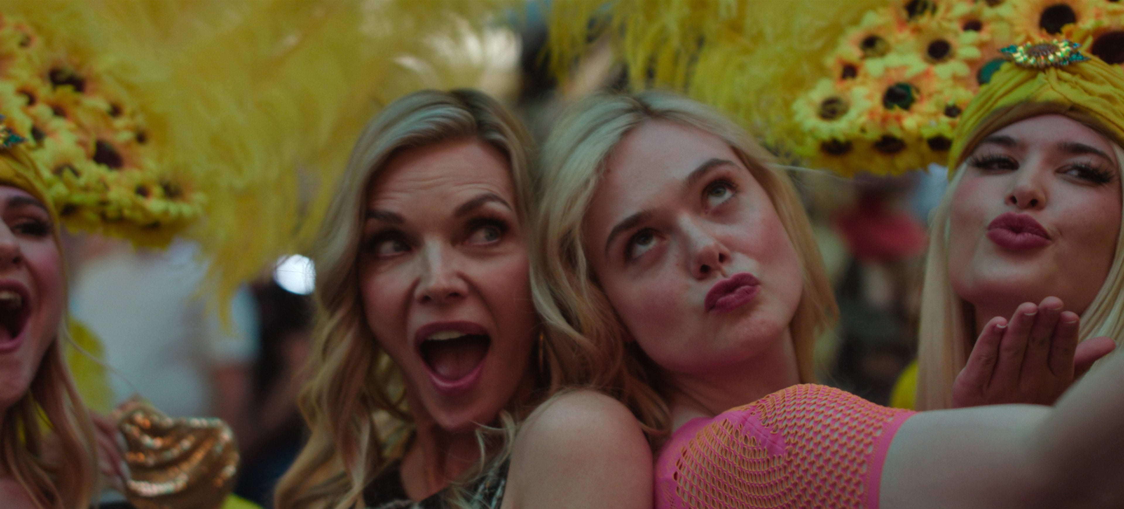 Elle Fanning, Michelle Pfeiffer y la ética en ‘Margo tiene problemas de dinero’: “Es muy fácil juzgar. Hemos perdido la capacidad de convivir con las contradicciones de la vida”