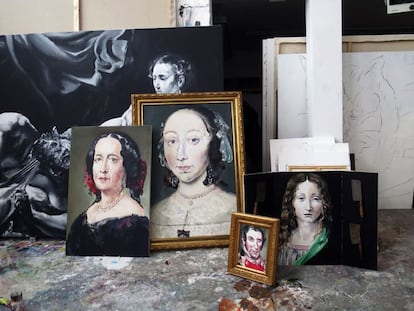 Obras de Santiago Ydáñez en su estudio.