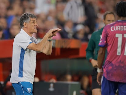 Mendilibar gesticula en la banda del Pizjuán en el choque ante la Juventus.