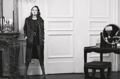 Kristen Stewart posa para Karl Lagerfeld.