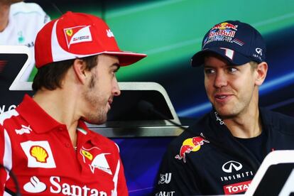 Fernando Alonso y Vettel, durante la conferencia en Yeongam.