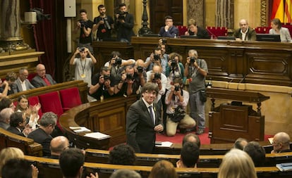 Carles Puigdemont, durante la votación en el Parlament para la declaración unilateral de independencia, el 27 de octubre de 2017.