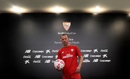 Tras finalizar su contrato en el Celta, donde se convirtió en uno de los pilares del once de Berizzo, el Sevilla se hizo con el danés Krohn Dehli a coste cero para reforzar su centro del campo. Un nuevo movimiento de éxito ejecutado por Monchi, su secretario técnico.