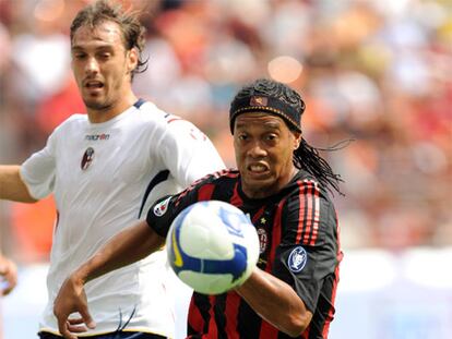 Ronaldinho, en un partido contra el Bolonia.