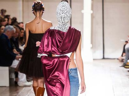 Maison Martin Margiela, modelos sin rostro y una oda al denim