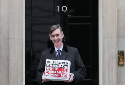 Rees-Mogg, ante el 10 de Downing Street.