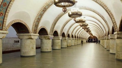 Estación de Zoroti Volota, en el metro de Kiev (Ucrania)