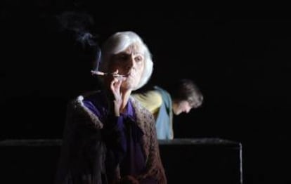 Aurora Herrero en la obra 'La tumba de María Zambrano' de Nieves Rodríguez Rodríguez en el CDN.