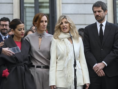 La vicepresidenta segunda y ministra de Trabajo y Economía Social, Yolanda Díaz, atiende a medios a su llegada al acto de homenaje a la Constitución, en el Congreso de los Diputados, el 6 de diciembre, en Madrid.