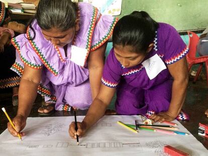 El pueblo Ngäbe de Panamá participa en un programa educativo que incorpora su lengua.