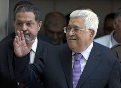 El presidente palestino, Mahmud Abbas, a su salida del hospital en Ramala.