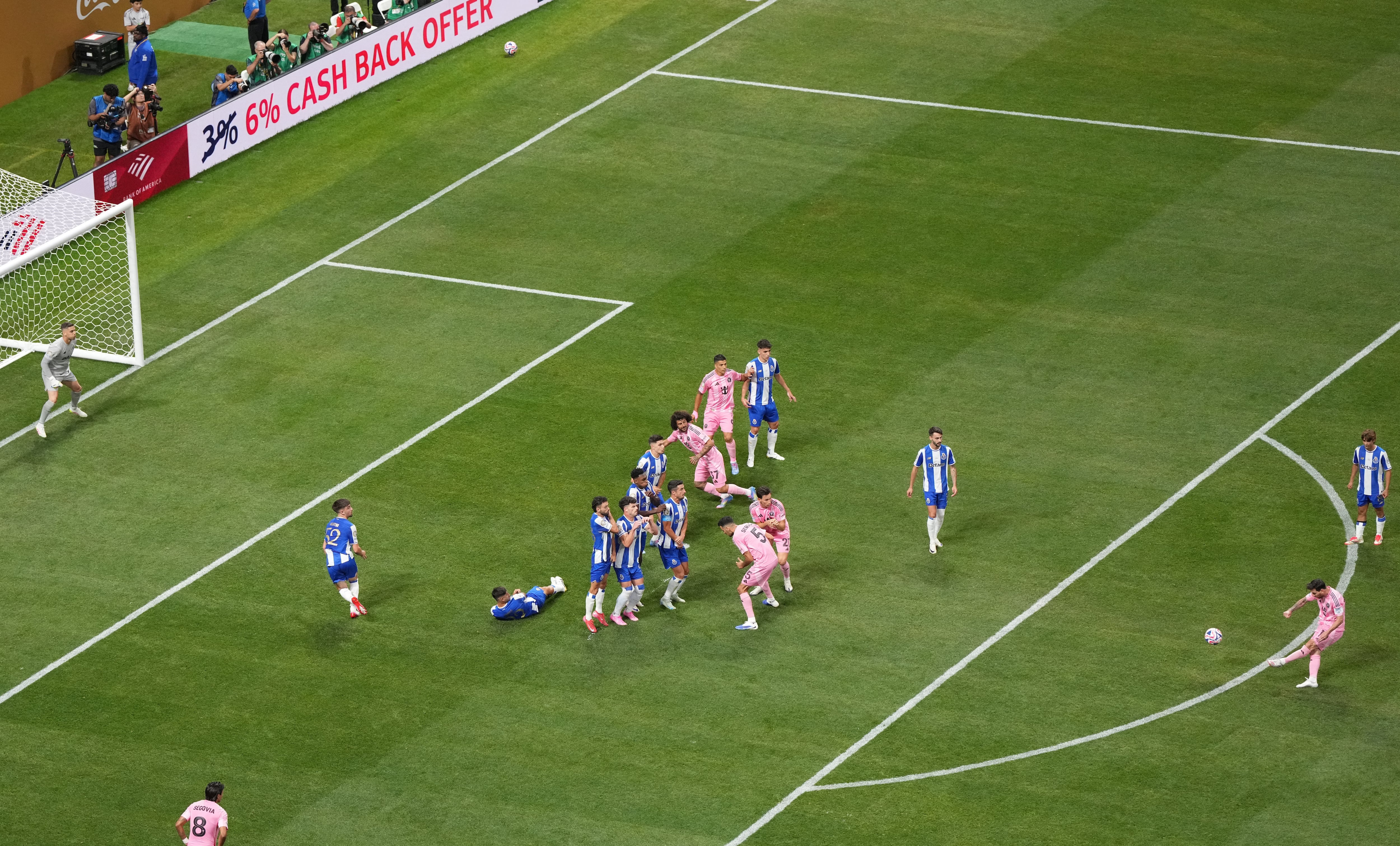 La genialidad de Leo Messi todavía gobierna, golea y gana partidos en un Mundial de Clubes