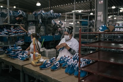 Una fábrica de zapatos deportivos en el Estado de México