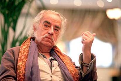 García Calvo dicta las conferencias 'Cómo la música nace de la lengua' en el Centro Cultural Conde Duque, de Madrid, hasta el 29 de mayo.