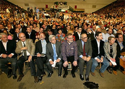 Recalde, Cisneros, Savater y Peces Barba, durante el acto de Basta Ya en defensa de la Constitución.